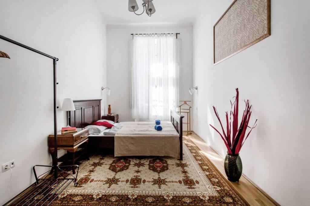 Central Budapest Apartment In Historical Building With Free Private Parking Екстер'єр фото